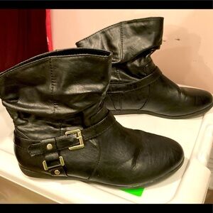 % Black ankle boots – 8 1/2 Womens